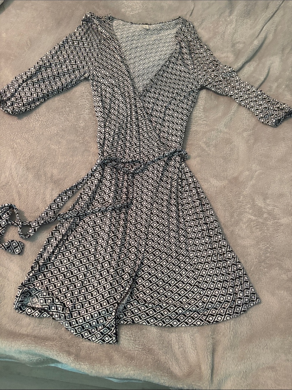 Old Navy Black and White Geometric Wrap Dress